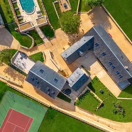 Hameau Du Chateau De Giverzac, Luxueuses וילה דום