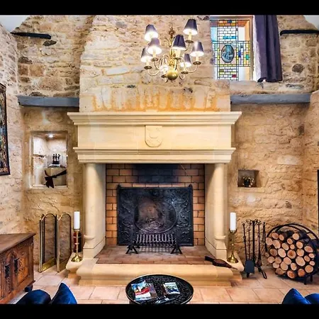 Hameau Du Chateau De Giverzac, Luxueuses