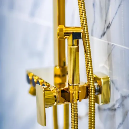 Hameau Du Chateau De Giverzac, Luxueuses וילה *