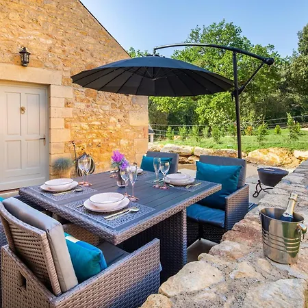 וילה Hameau Du Chateau De Giverzac, Luxueuses