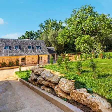 וילה Hameau Du Chateau De Giverzac, Luxueuses דום